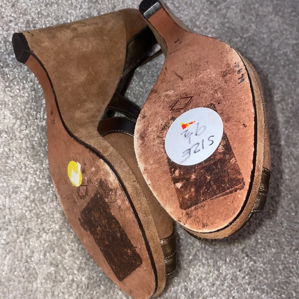 Donald J. Pliner pep toe pin up wedge bronze heel size 9.5